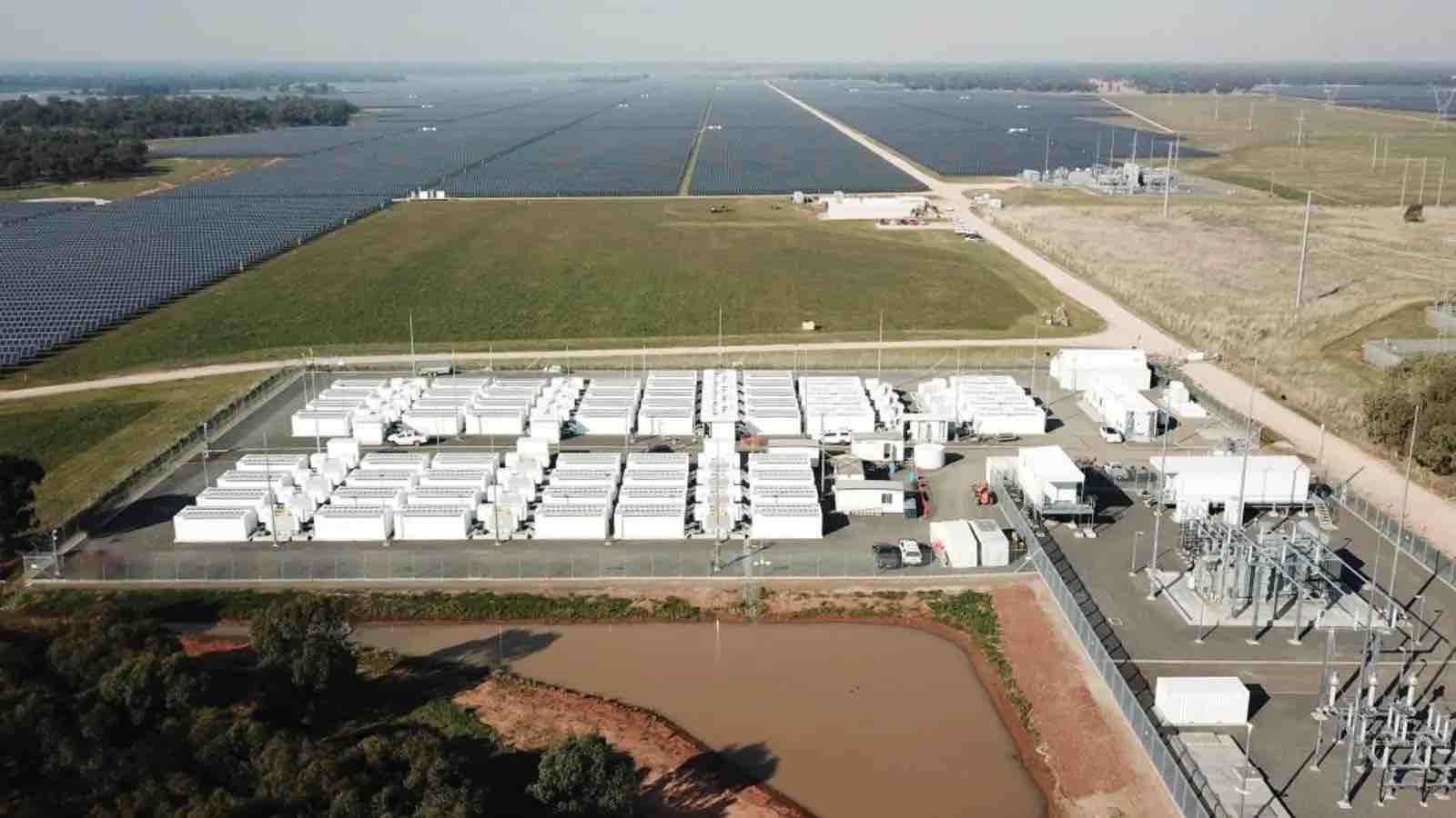 Riverina utility scale solar farm and battery plant, New South Wales